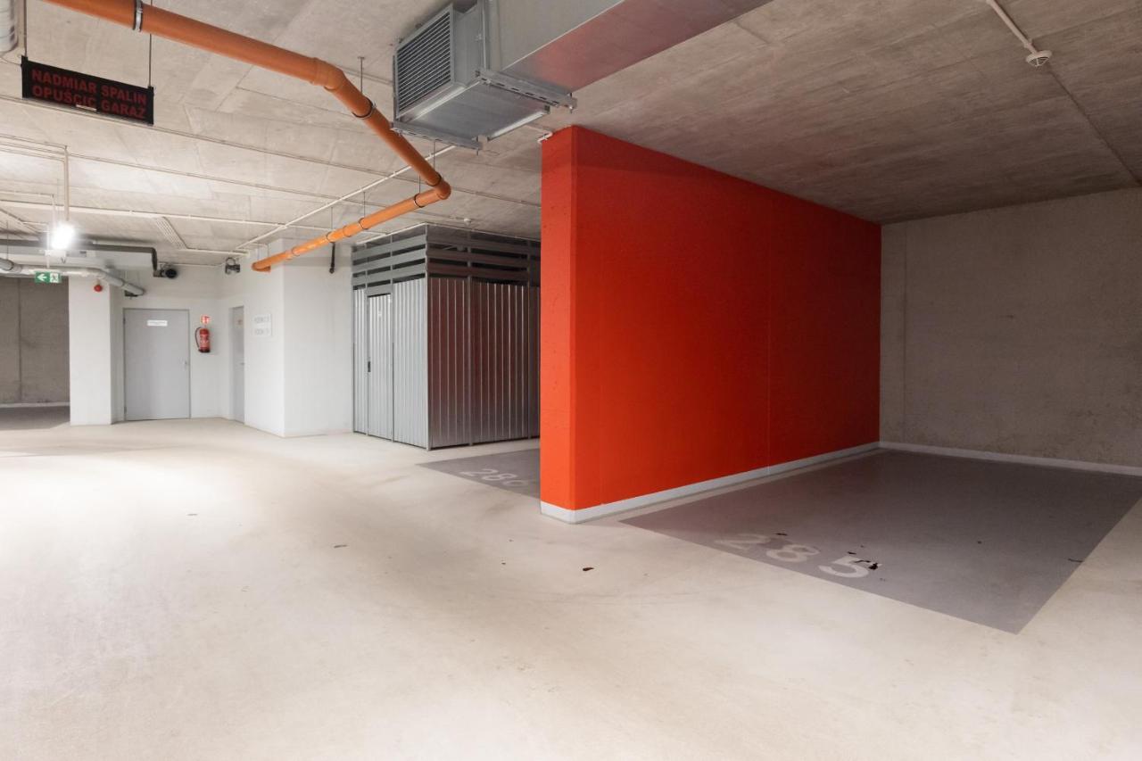 Butas Cozy With Parking In The 19th District By Renters *