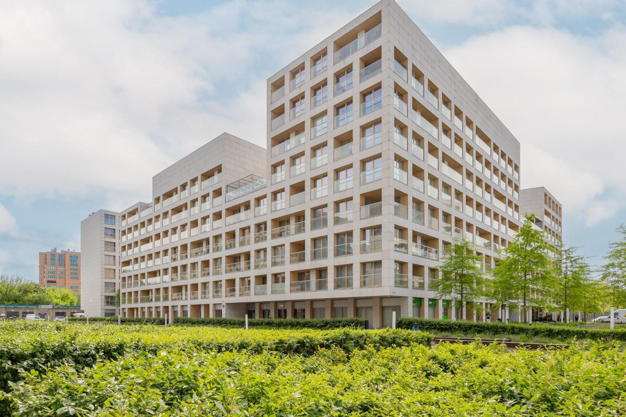 Butas Cozy With Parking In The 19th District By Renters *